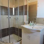Heights Residences Apartamento *